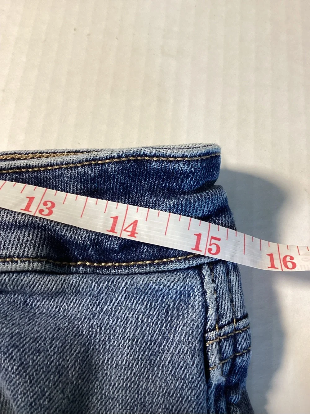 AE 90s Y2KHigh-Rise Slim Mom Jeans in Medium Blue Denim sz 12 - Picture 9 of 11